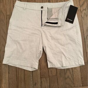 NEW WITH TAGS Lululemon size 33 9inch commission shorts